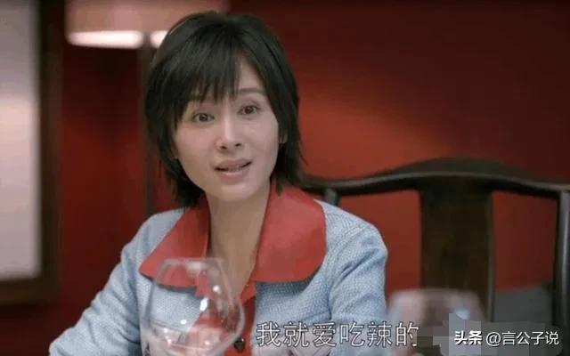 眼窝深的女人面相(7位天生“眼窝深”的女星，深邃迷人和疲惫显老，差距一目了然)(图15)