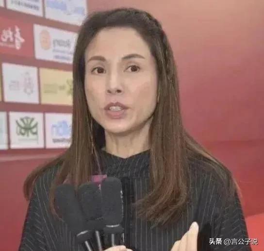 眼窝深的女人面相(7位天生“眼窝深”的女星，深邃迷人和疲惫显老，差距一目了然)(图42)